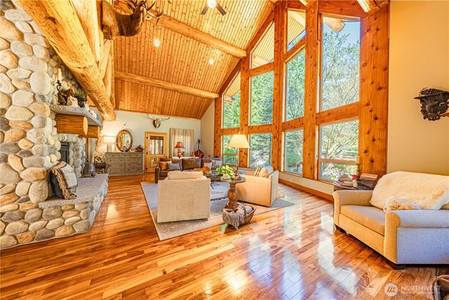 42732 284th Avenue SE, Enumclaw, WA 98022