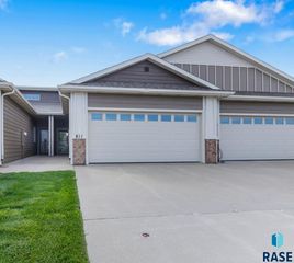 811 E El Dorado Ct, Sioux Falls, SD 57108