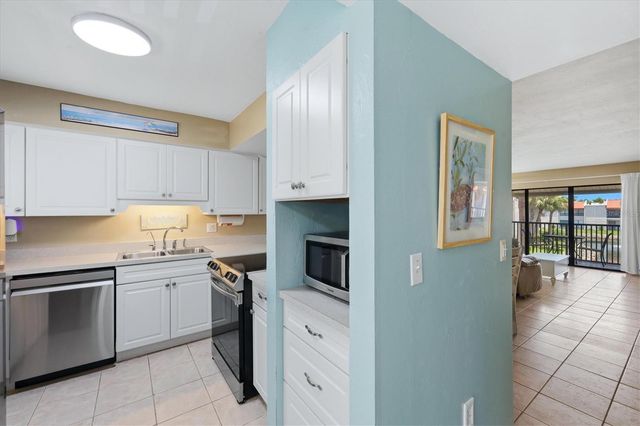 1801 GULF DRIVE N 277, Bradenton Beach, FL 34217