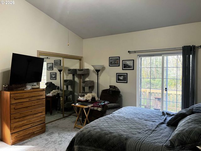 3330 31ST St, Florence, OR 97439