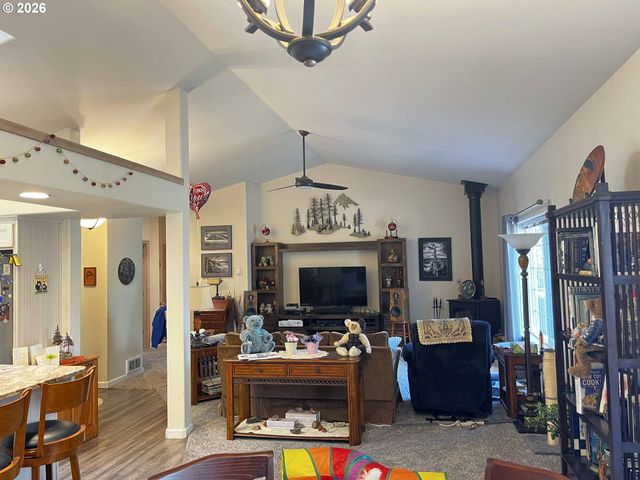 3330 31ST St, Florence, OR 97439