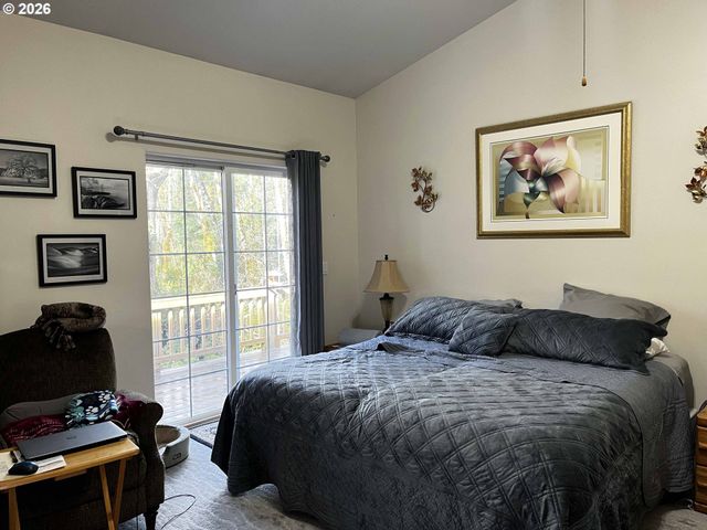 3330 31ST St, Florence, OR 97439