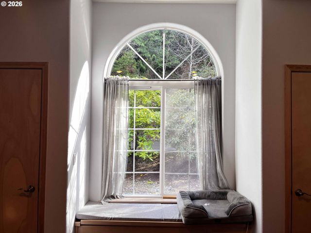 3330 31ST St, Florence, OR 97439