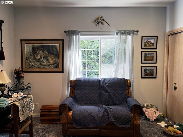 3330 31ST St, Florence, OR 97439