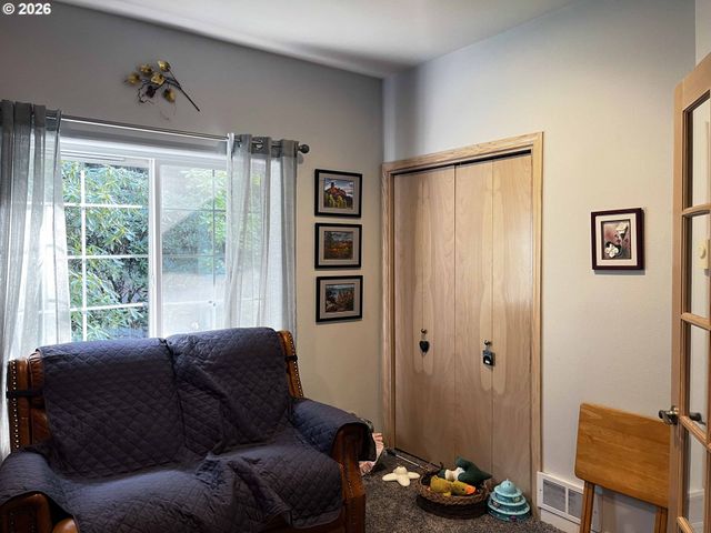 3330 31ST St, Florence, OR 97439