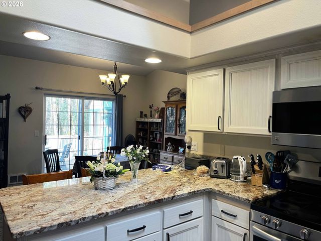 3330 31ST St, Florence, OR 97439