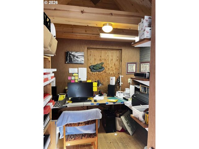 3330 31ST St, Florence, OR 97439