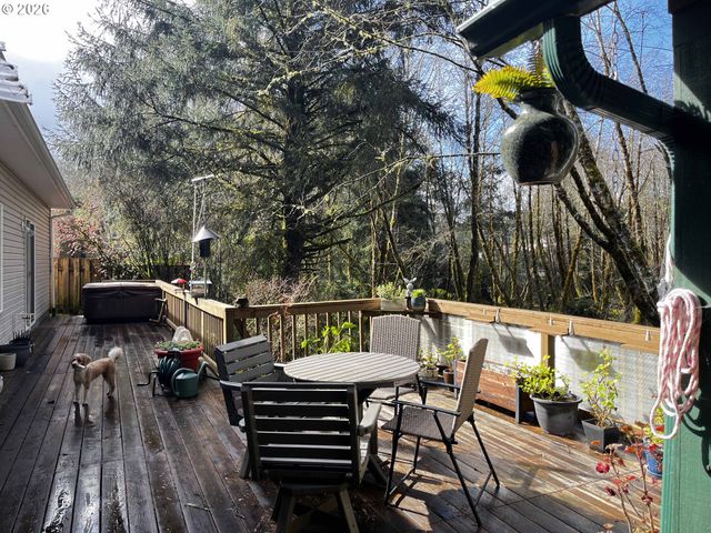 3330 31ST St, Florence, OR 97439