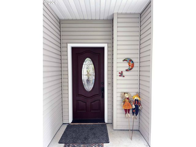 3330 31ST St, Florence, OR 97439