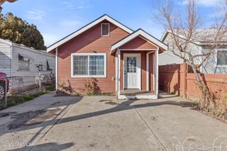 E 116 1/2 B St, Wapato, WA 98951