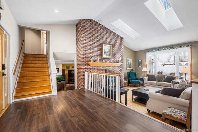 21 Straub Drive, Pleasant Valley, NY 12569