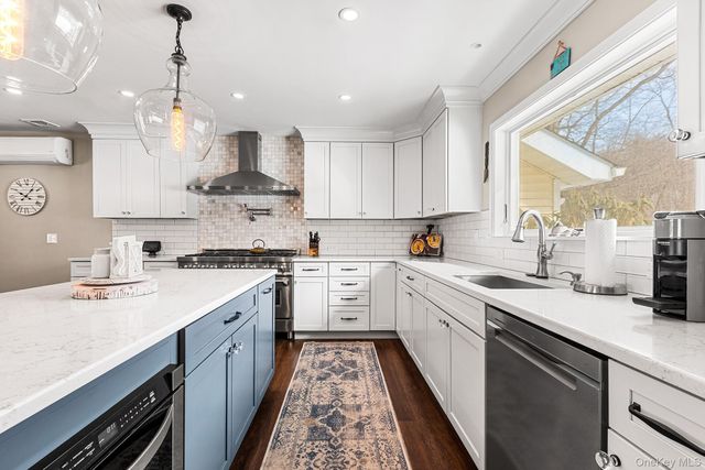 21 Straub Drive, Pleasant Valley, NY 12569