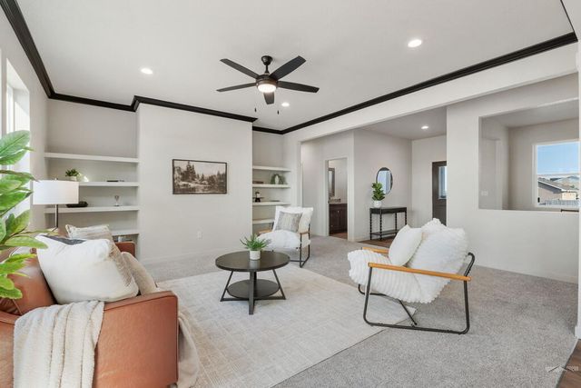 943 E Moonbeam Dr, Pueblo West, CO 81007