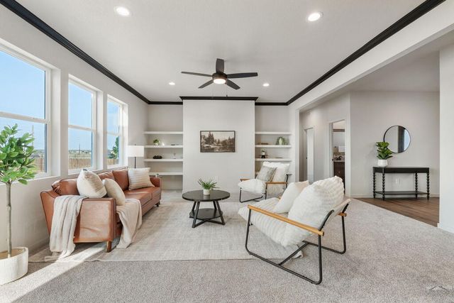 943 E Moonbeam Dr, Pueblo West, CO 81007