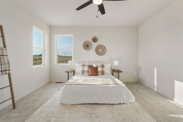 943 E Moonbeam Dr, Pueblo West, CO 81007
