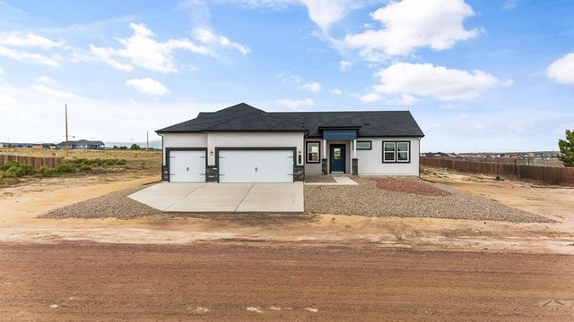 943 E Moonbeam Dr, Pueblo West, CO 81007