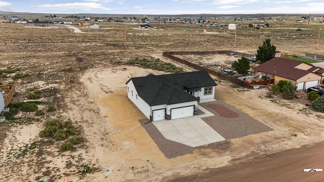 943 E Moonbeam Dr, Pueblo West, CO 81007
