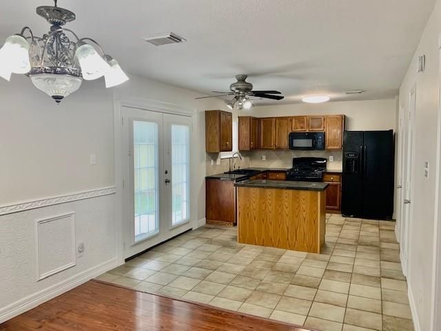 2505 Overland Trail, Dickinson, TX 77539