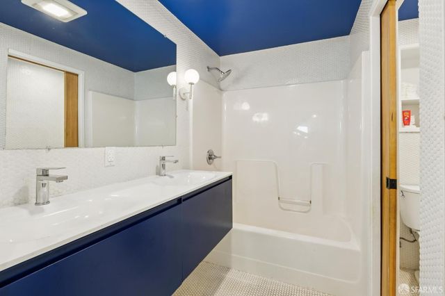 400 Goettingen Street, San Francisco, CA 94134