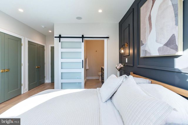 2033 DICKINSON ST, Philadelphia, PA 19146