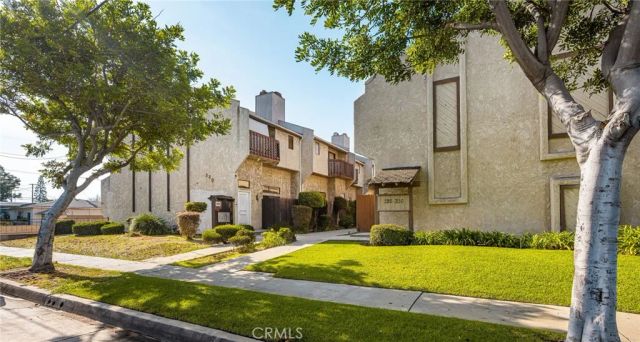 320 W 220th Unit 4, Carson, CA 90745