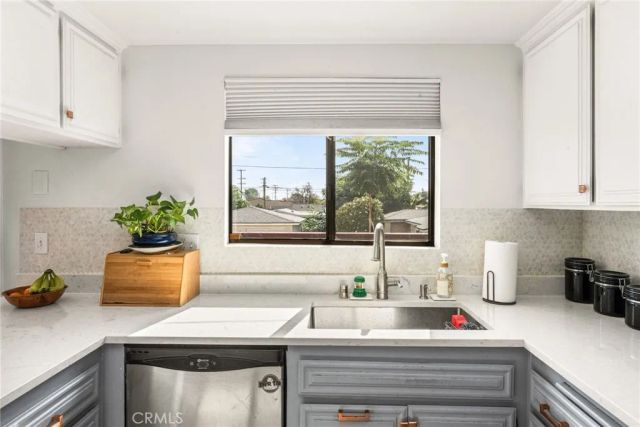 320 W 220th Unit 4, Carson, CA 90745