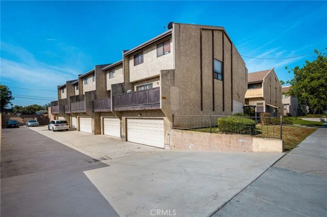 320 W 220th Unit 4, Carson, CA 90745