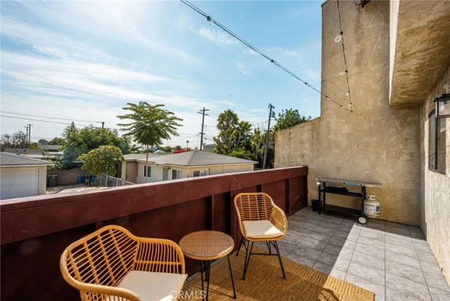 320 W 220th Unit 4, Carson, CA 90745