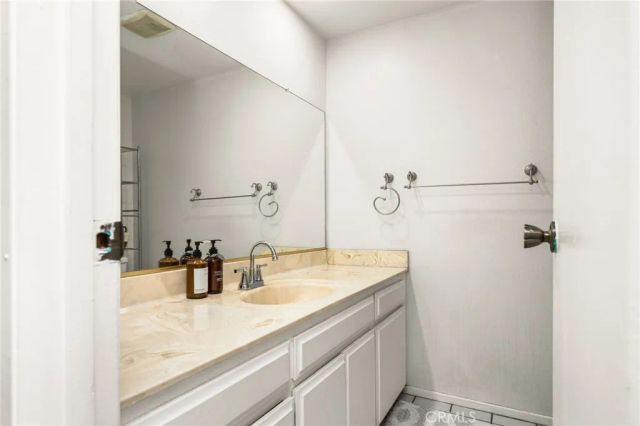 320 W 220th Unit 4, Carson, CA 90745