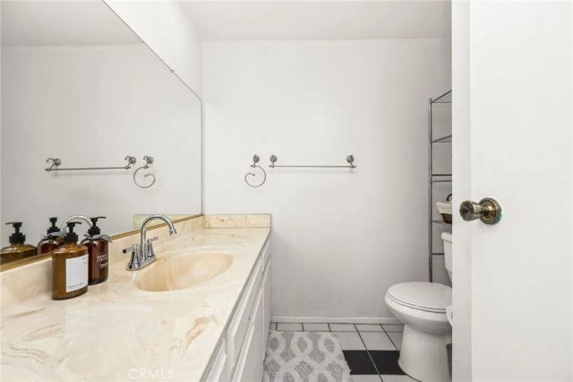 320 W 220th Unit 4, Carson, CA 90745