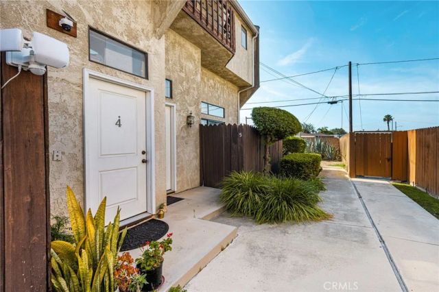 320 W 220th Unit 4, Carson, CA 90745