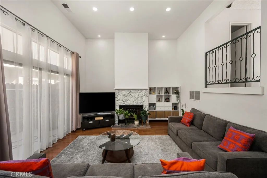 320 W 220th Unit 4, Carson, CA 90745