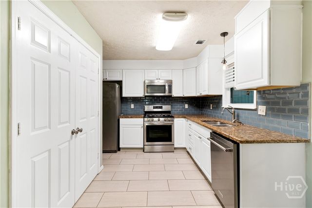 203 Rabbit Hill Road, Richmond Hill, GA 31324