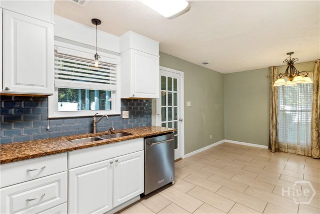 203 Rabbit Hill Road, Richmond Hill, GA 31324
