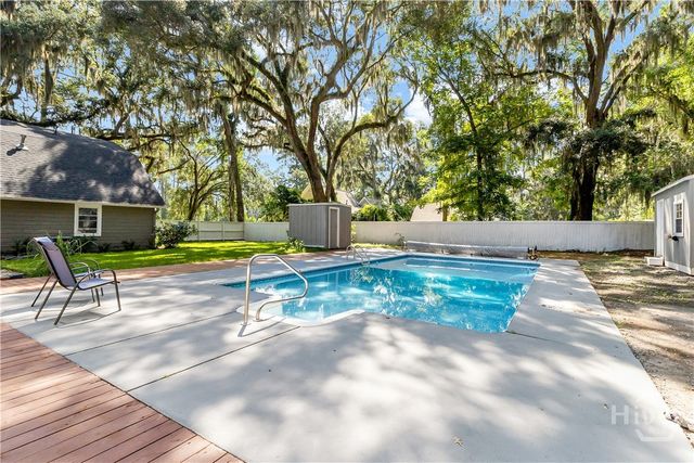 203 Rabbit Hill Road, Richmond Hill, GA 31324