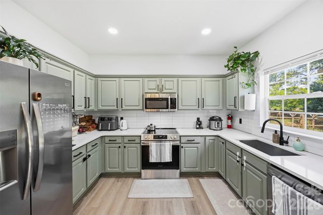 6058 Ironwood Court, Harrisburg, NC 28075