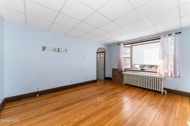 4 Muriel Avenue, East Greenbush, NY 12144