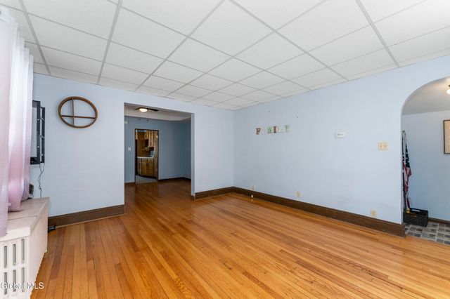 4 Muriel Avenue, East Greenbush, NY 12144