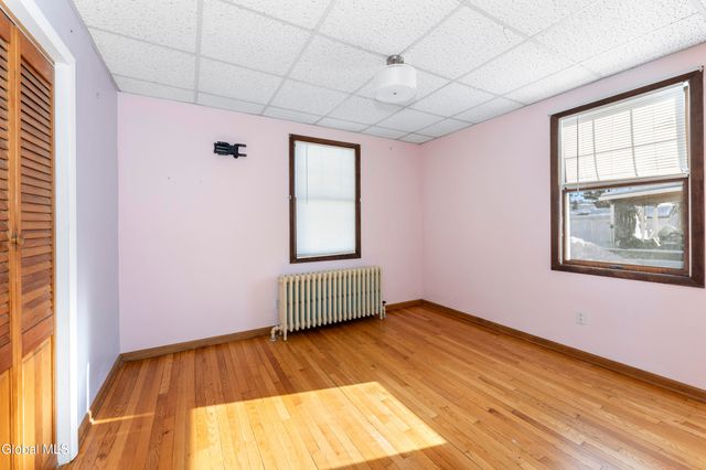 4 Muriel Avenue, East Greenbush, NY 12144