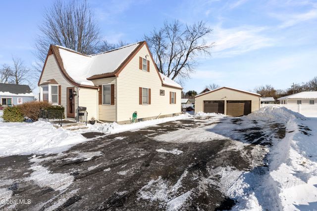 4 Muriel Avenue, East Greenbush, NY 12144