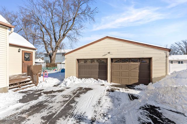 4 Muriel Avenue, East Greenbush, NY 12144