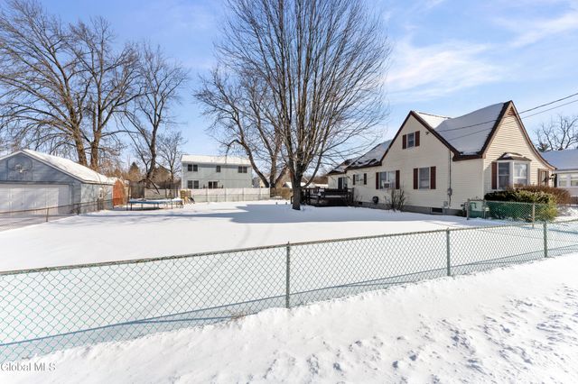 4 Muriel Avenue, East Greenbush, NY 12144