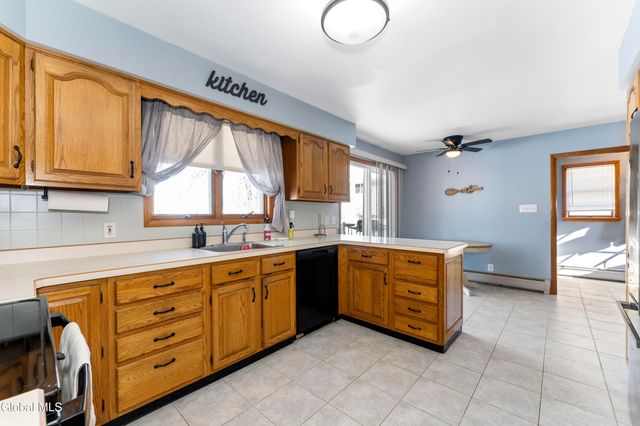 4 Muriel Avenue, East Greenbush, NY 12144