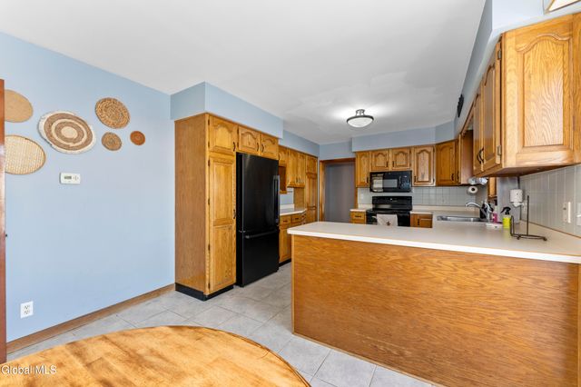 4 Muriel Avenue, East Greenbush, NY 12144