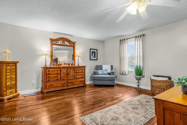 3202 Dunlova Ct, Louisville, KY 40241