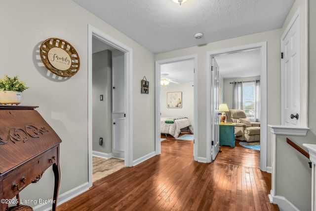 3202 Dunlova Ct, Louisville, KY 40241