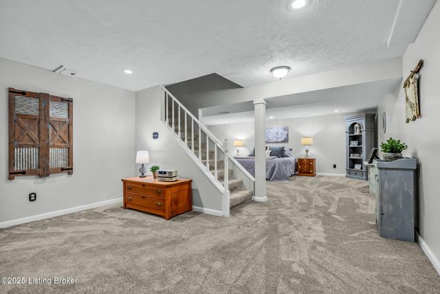 3202 Dunlova Ct, Louisville, KY 40241