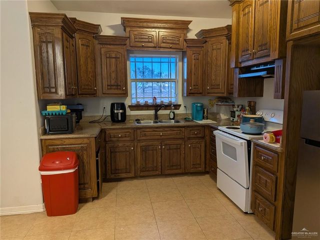 415 N Katrina Drive, La Joya, TX 78560