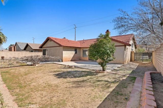 2037 W Avenue P8, Palmdale, CA 93551