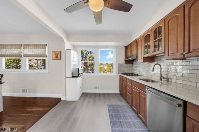 137 Hollywood Ave, Fairfield Twp., NJ 07004